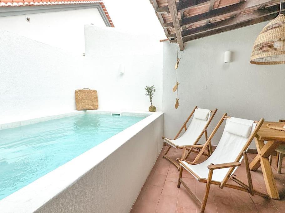 Costa Inn Beach House With Pool By Homeful Homes Costa da Caparica Exterior photo